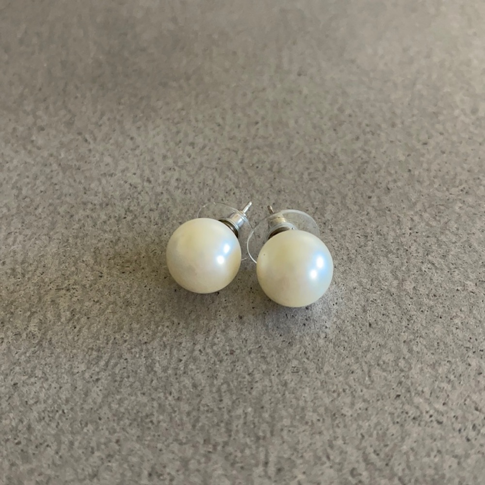 Pearl Studs